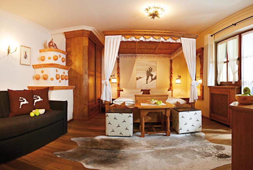 Hotel Garni Kirchenwirt Sankt Leonhard im Pitztal Szoba fotó